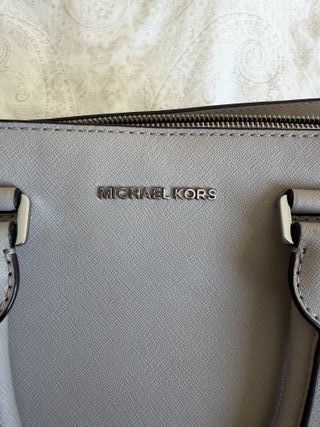 Bolso Michael Kors Savannah Gris