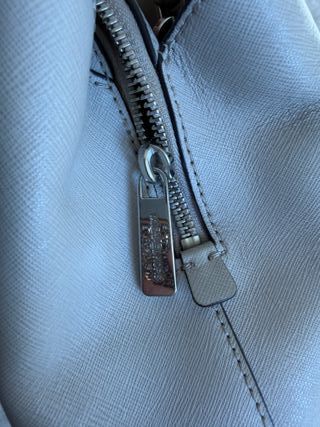 Bolso Michael Kors Savannah Gris