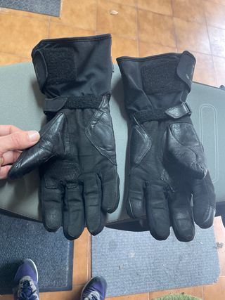 Guantes de moto Scott negros impermeables.