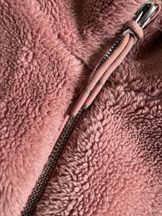 Chaqueta pelo rosa corta