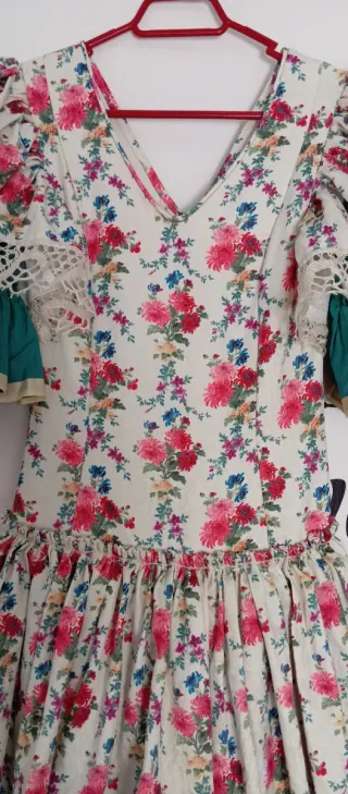 Precioso Traje de flamenca estampado floral A mano