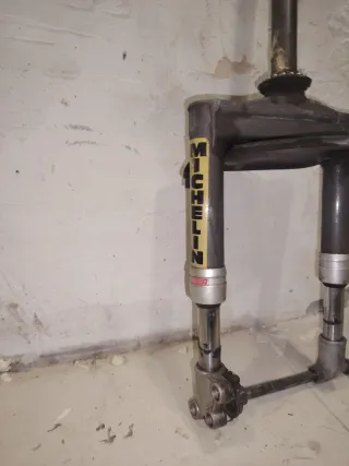 Horquilla Typhoon 2003