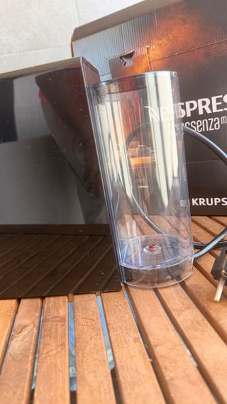 Cafetera Nespresso Essenza Mini Krups Negra