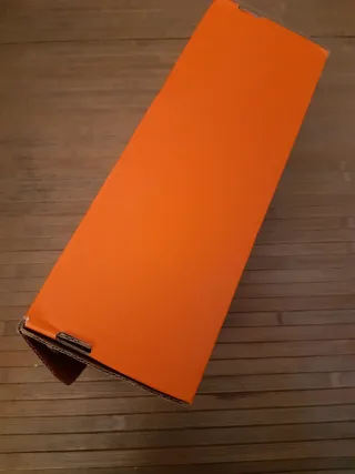 NIKE. CAJA DE ZAPATILLAS DEPORTIVAS