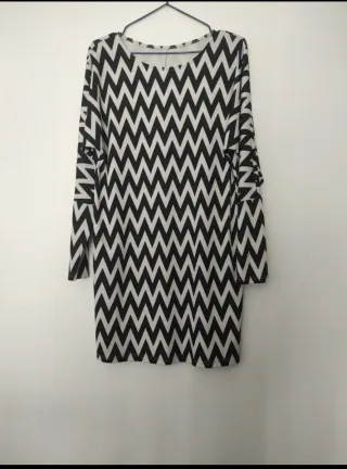 Vestido geométrico negro y blanco talla S