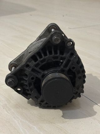 Alternador para 1.9TDI. BOSCH 038903023L