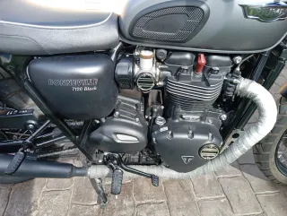 Triumph Bonneville T120 Black