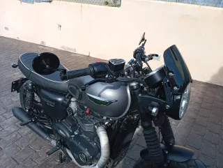 Triumph Bonneville T120 Black