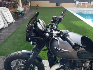 Triumph Bonneville T120 Black