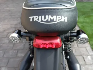 Triumph Bonneville T120 Black