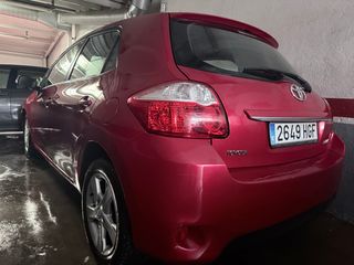 Toyota Auris 2011