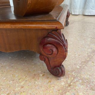 Mesa comedor extensible de madera talla decorativa