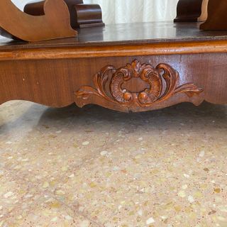 Mesa comedor extensible de madera talla decorativa