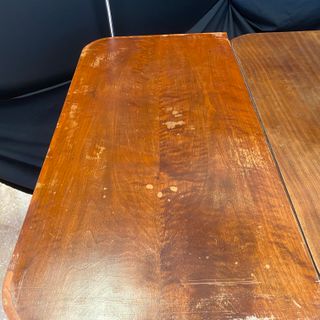 Mesa comedor extensible de madera talla decorativa