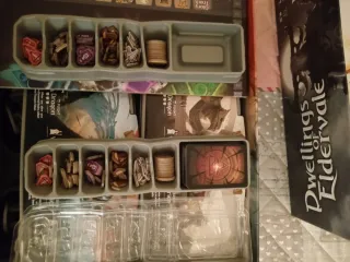 Dwellings of Eldervale gioco da tavolo in Inglese.