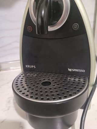 Cafetera color rosa y gris