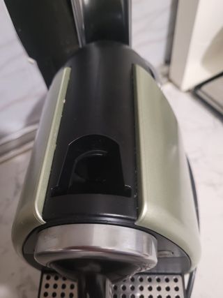 Cafetera color rosa y gris