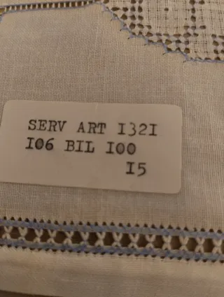 Tovaglia lino ricamata 12 persone. Vintage