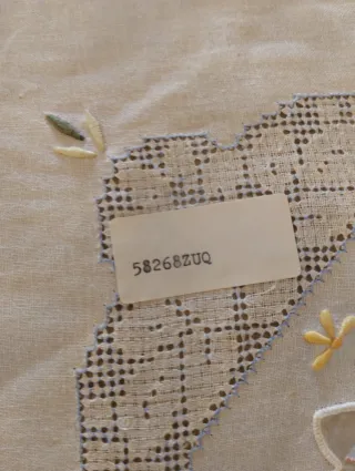 Tovaglia lino ricamata 12 persone. Vintage