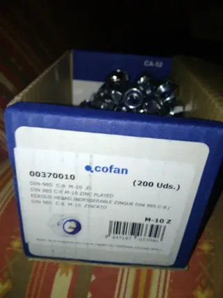 scatola 200 Dadi Autobloccanti c8-m10 (10 disp)