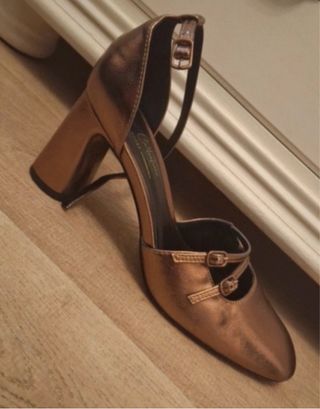 Tacones dorados Sfera Talla 39