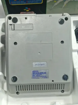 Super Nintendo All-Stars con 2 mandos y caja
