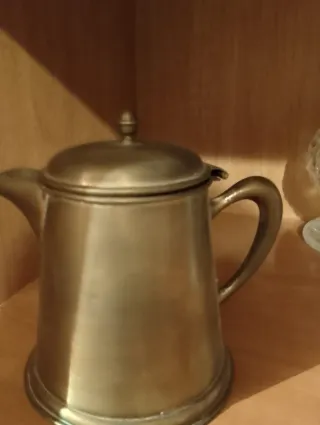 Lechera antigua de latón