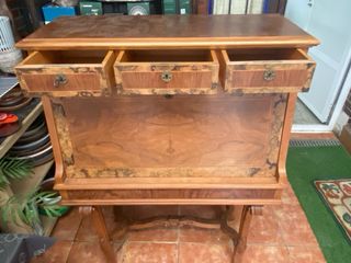 Escritorio antiguo de madera