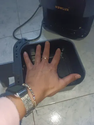 Freidora de aire NEWLIX negra