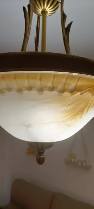 Lámpara de salón/comedor dorada y beige
