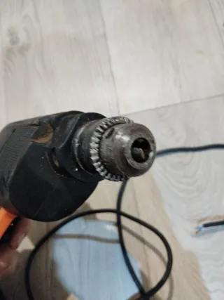 Taladro percutor Black & Decker