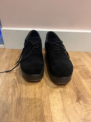 Zapatos de ante negros con plataforma talla 37