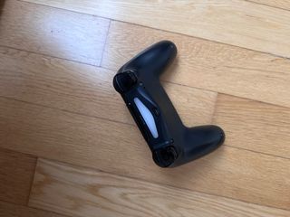 PS4 Slim Nera con joystick e cavi