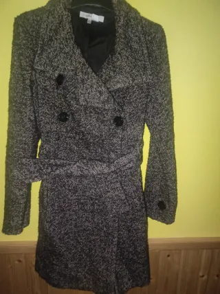 Abrigo Zara tres cuartos elegante