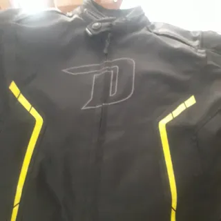 Cazadora hombre M negra y amarilla