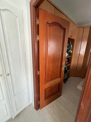 Puerta de madera 72.5/62.5 x 2.01 (precio/unidad)