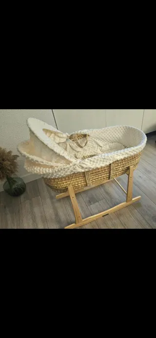 Moisés bebé CLAIRE DE LUNE con soporte y ropa