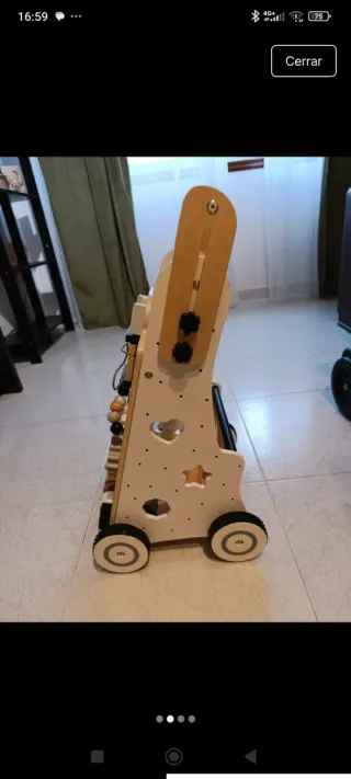 Andador de madera para bebé