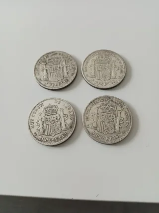 Lote 4 Monedas 5 Pesetas España. Reproducción.