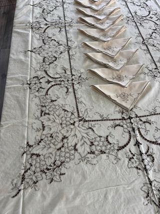 Toalha de Mesa Bordada Richelieu Manual