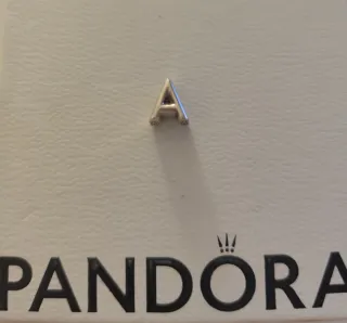 Charm Pandora Letra A