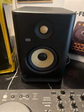 Controlador DJ Pioneer DDJ-FLX4 + KRK Rokit 5