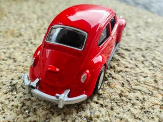 Miniatura VW Beetle Vermelha Novo
