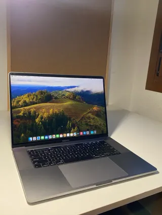 MacBook Pro 16 i9 64GB RAM 182 ciclos