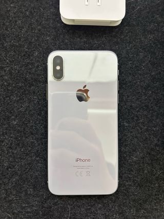iPhone X Plateado + Auriculares + Cargador