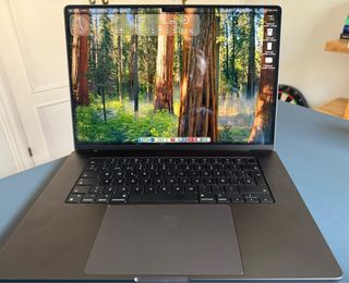 MacBook Pro 16 Negro - 36 GB - 1TB SSD