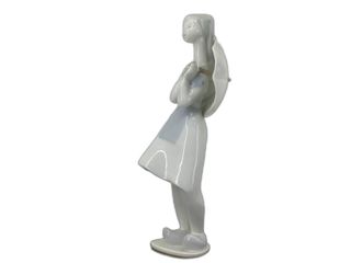 ceramica alta gama santa clara mujer  con paraguas