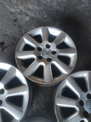 Llantas Toyota Avensis 16 pulgadas