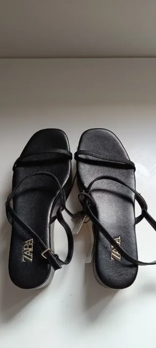 Sandalias Zara plataforma negras Talla 36