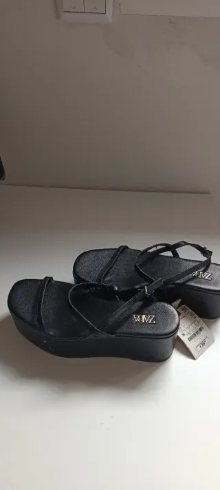 Sandalias Zara plataforma negras Talla 36